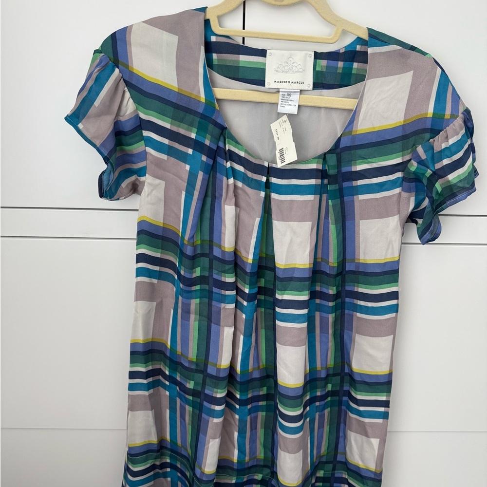 Madison Marcus Blue and White Graphic Short Sleeve Blouse